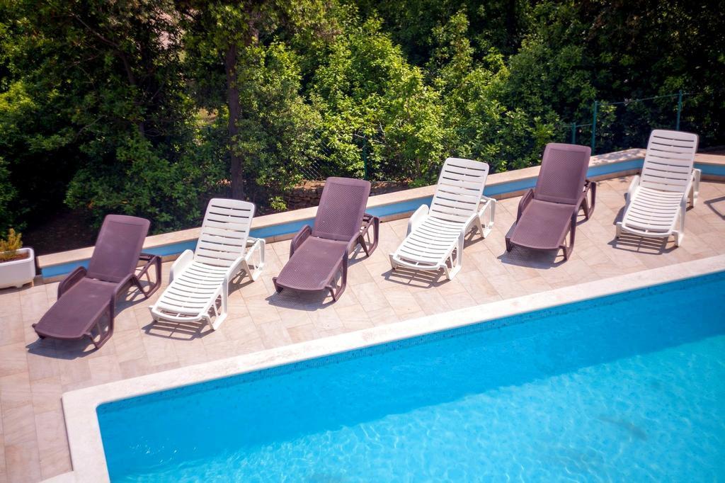 Apartments Villa Iva ラヴニ エクステリア 写真
